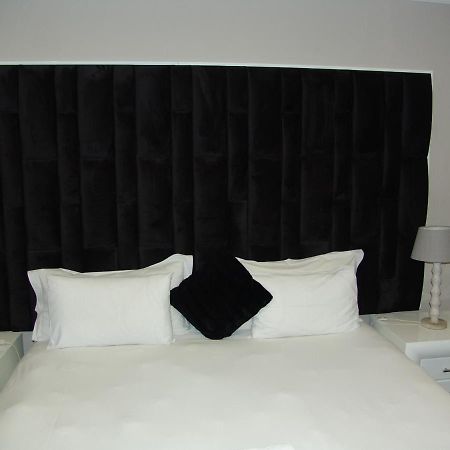 African Moon Corporate House Κέμπτον Παρκ Εξωτερικό φωτογραφία