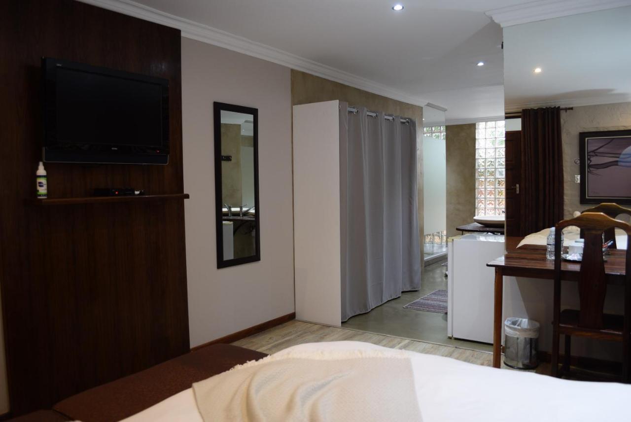 African Moon Corporate House Κέμπτον Παρκ Εξωτερικό φωτογραφία