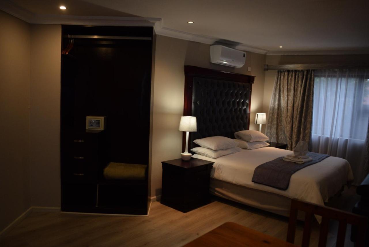African Moon Corporate House Κέμπτον Παρκ Εξωτερικό φωτογραφία