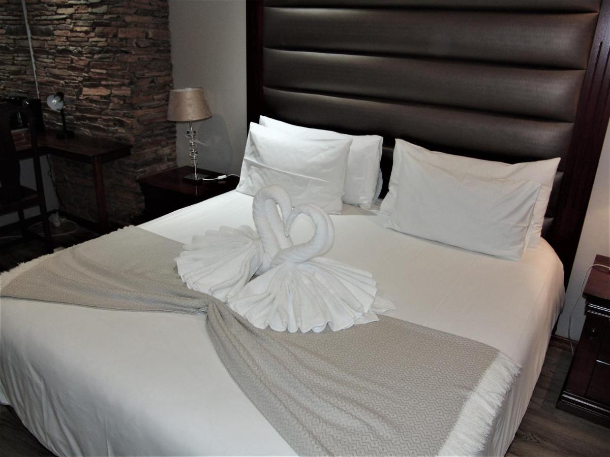 African Moon Corporate House Κέμπτον Παρκ Εξωτερικό φωτογραφία