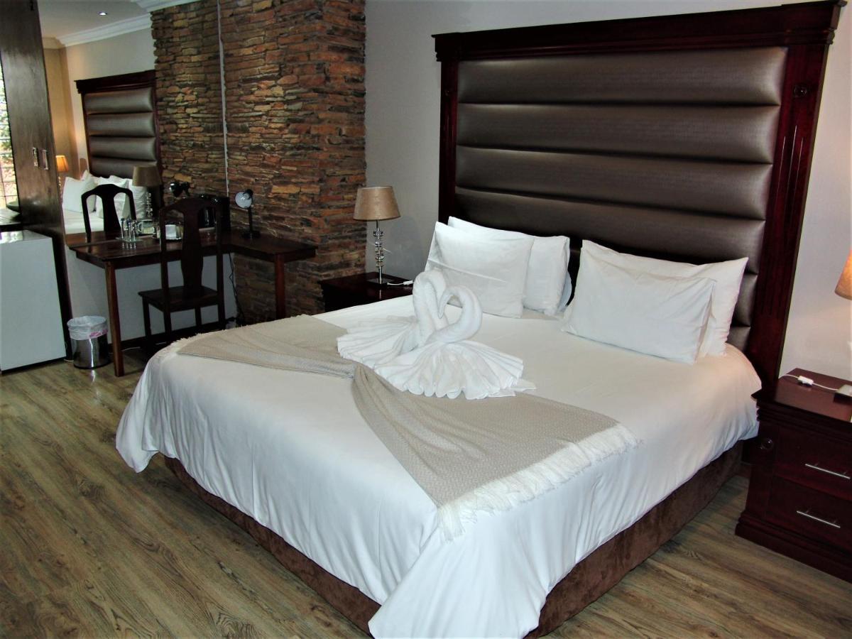 African Moon Corporate House Κέμπτον Παρκ Εξωτερικό φωτογραφία